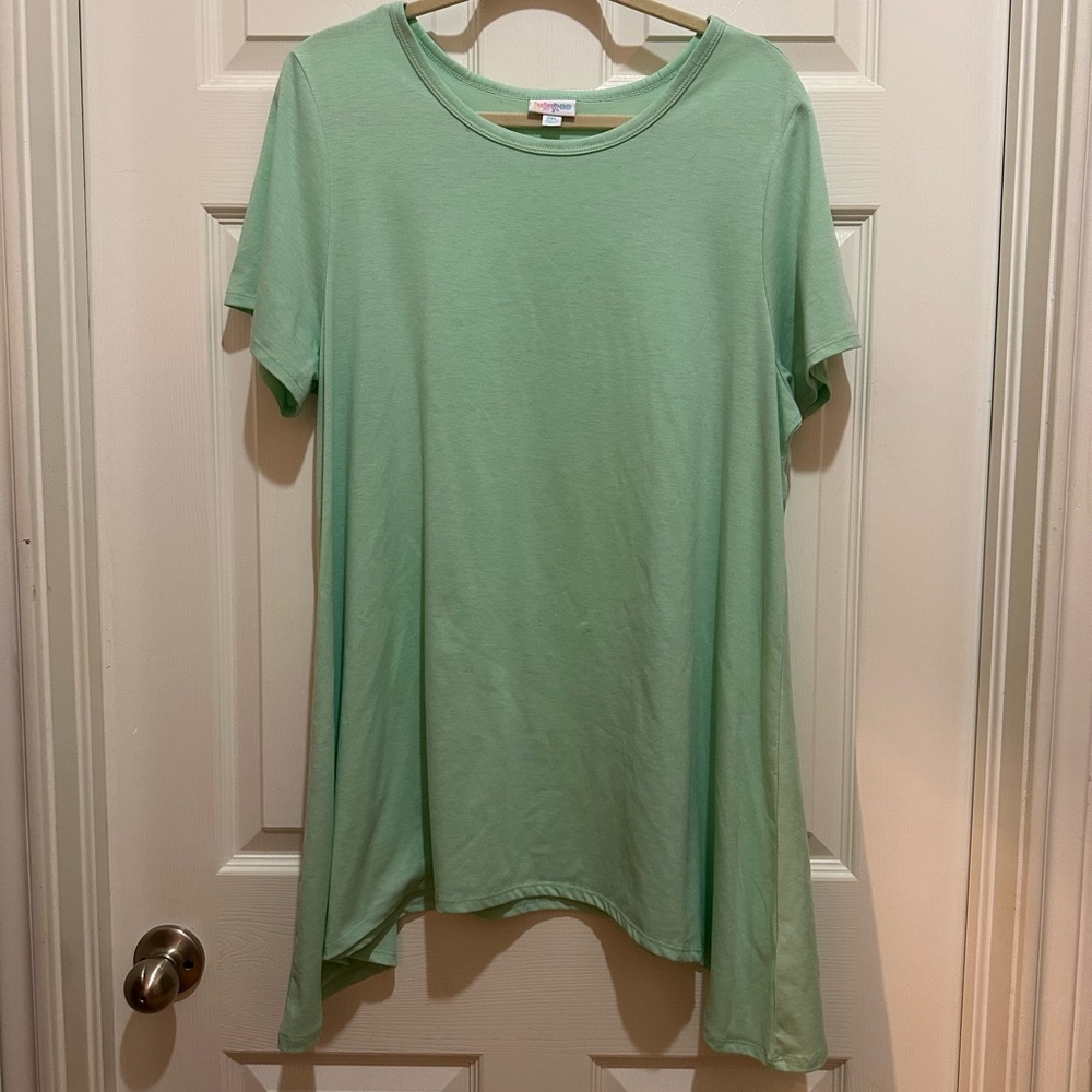 LuLaRoe Light Green Short Sleeve Top